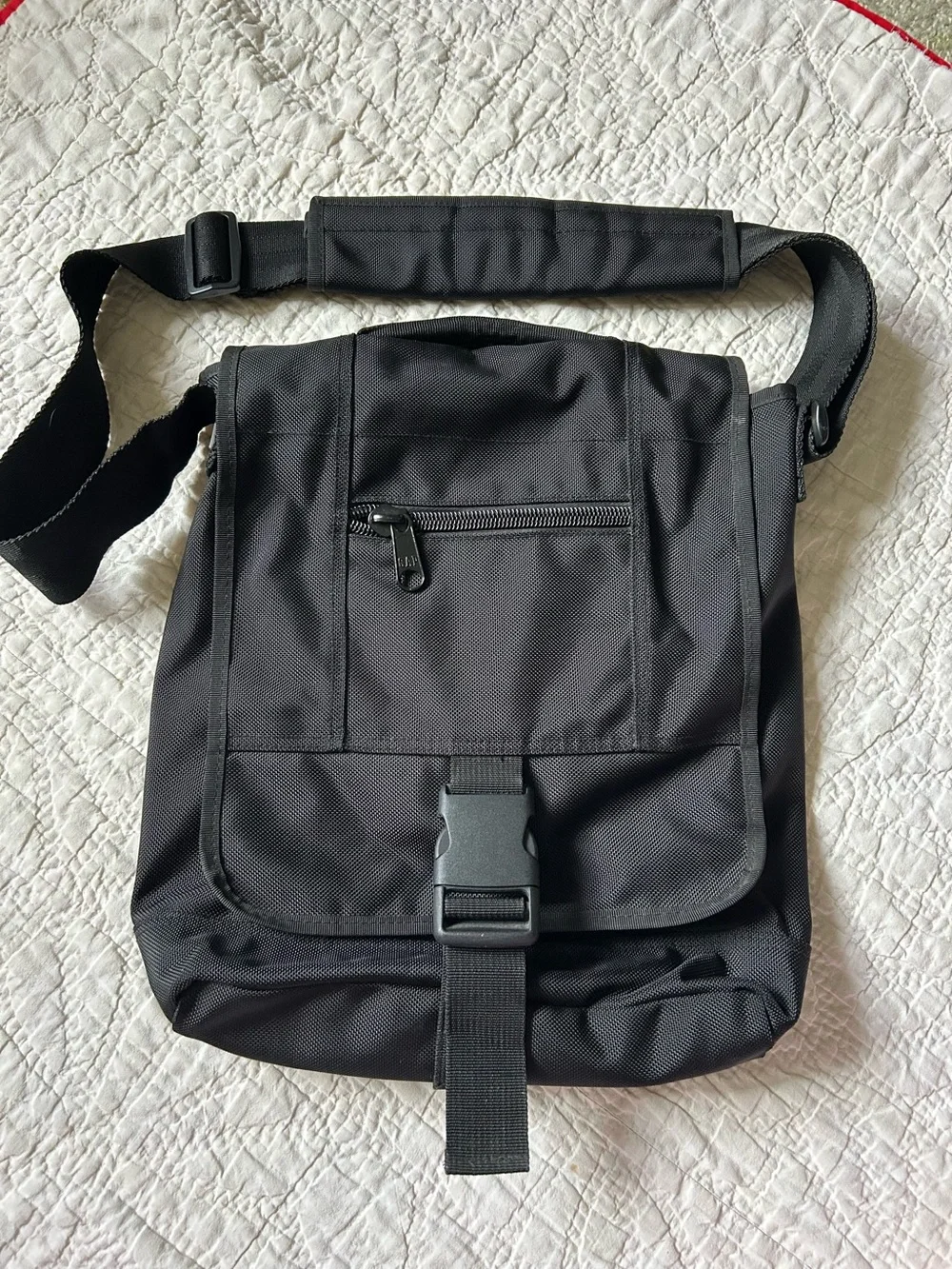 Vintage Y2K Gap Black Nylon Messenger Crossbody Top Handle Techwear Gear Bag